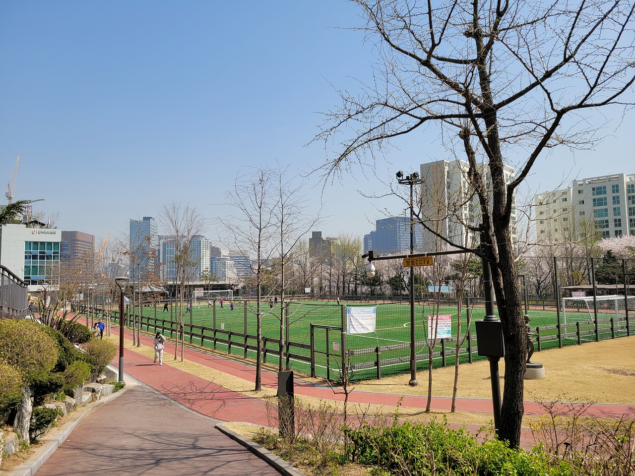 瞬息万变的 瞬息万变的